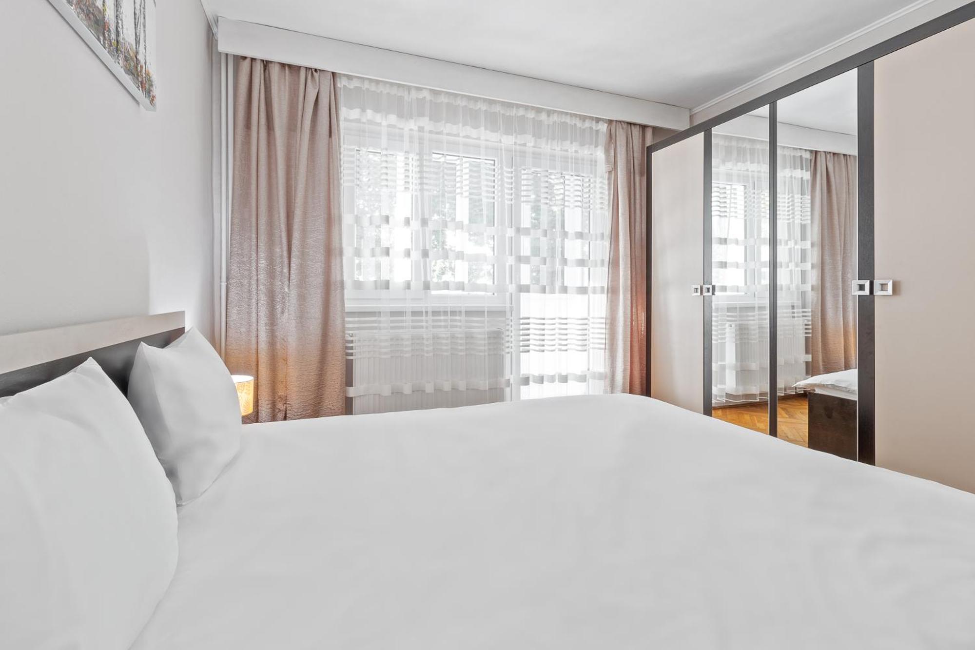 Apartament Helena 오라데아 외부 사진